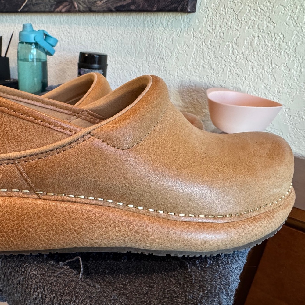Dansko size 40 clogs